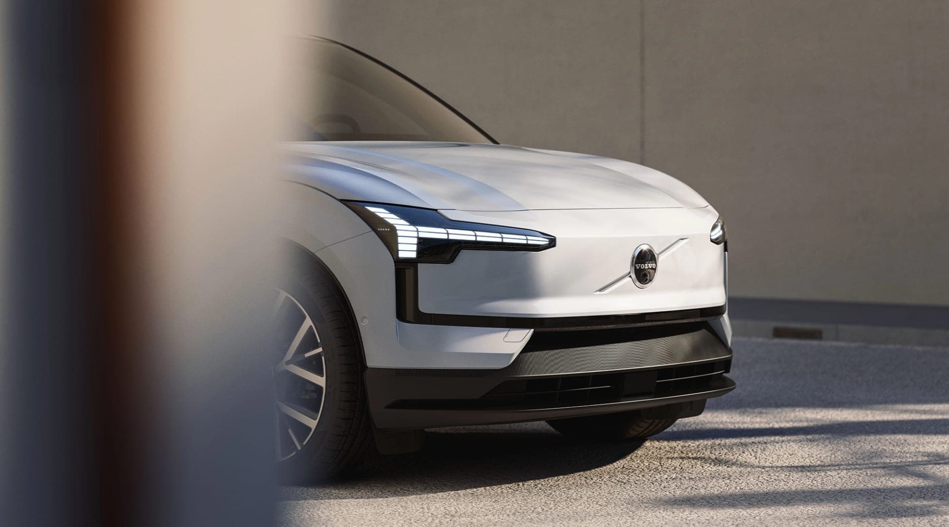 Volvo is switching on EX30 V2L in cars it has already sold