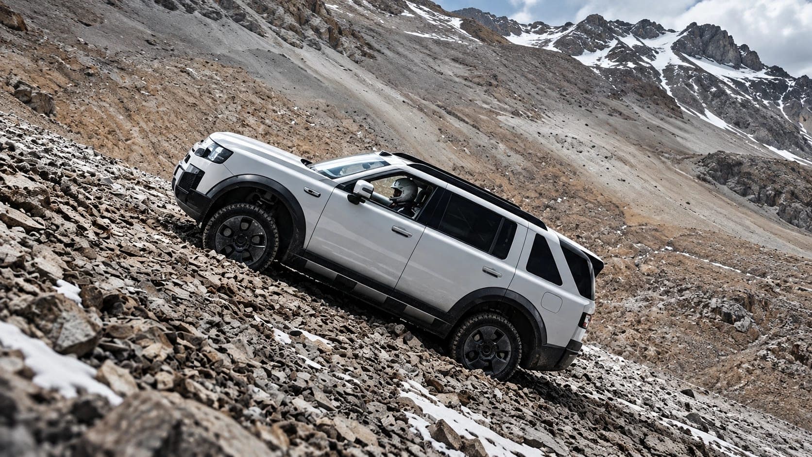 Freelander's 6,002 m Guinness record is 732 m below a Porsche 911