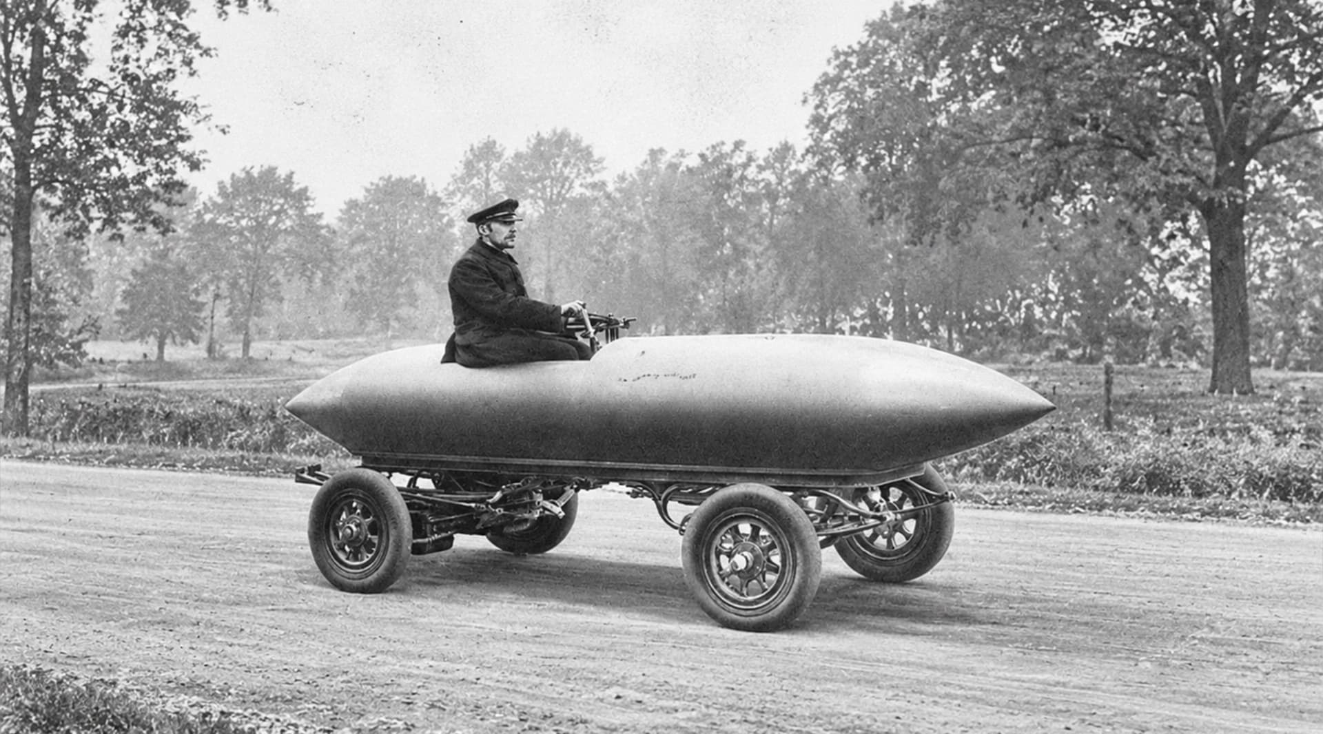 Camille Jenatzy broke 100 km/h in 1899, and his car was electric
