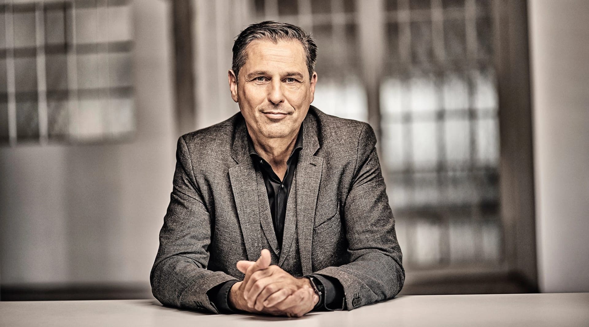 Volvo hires Škoda's Klaus Zellmer as CEO, then waits a year