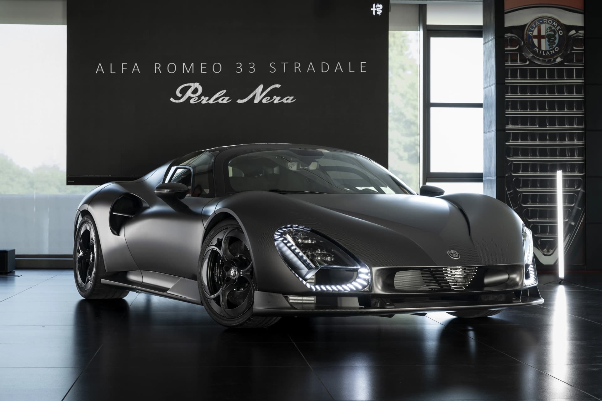 Alfa Romeo's 33 Stradale Perla Nera wears nothing but bare carbon