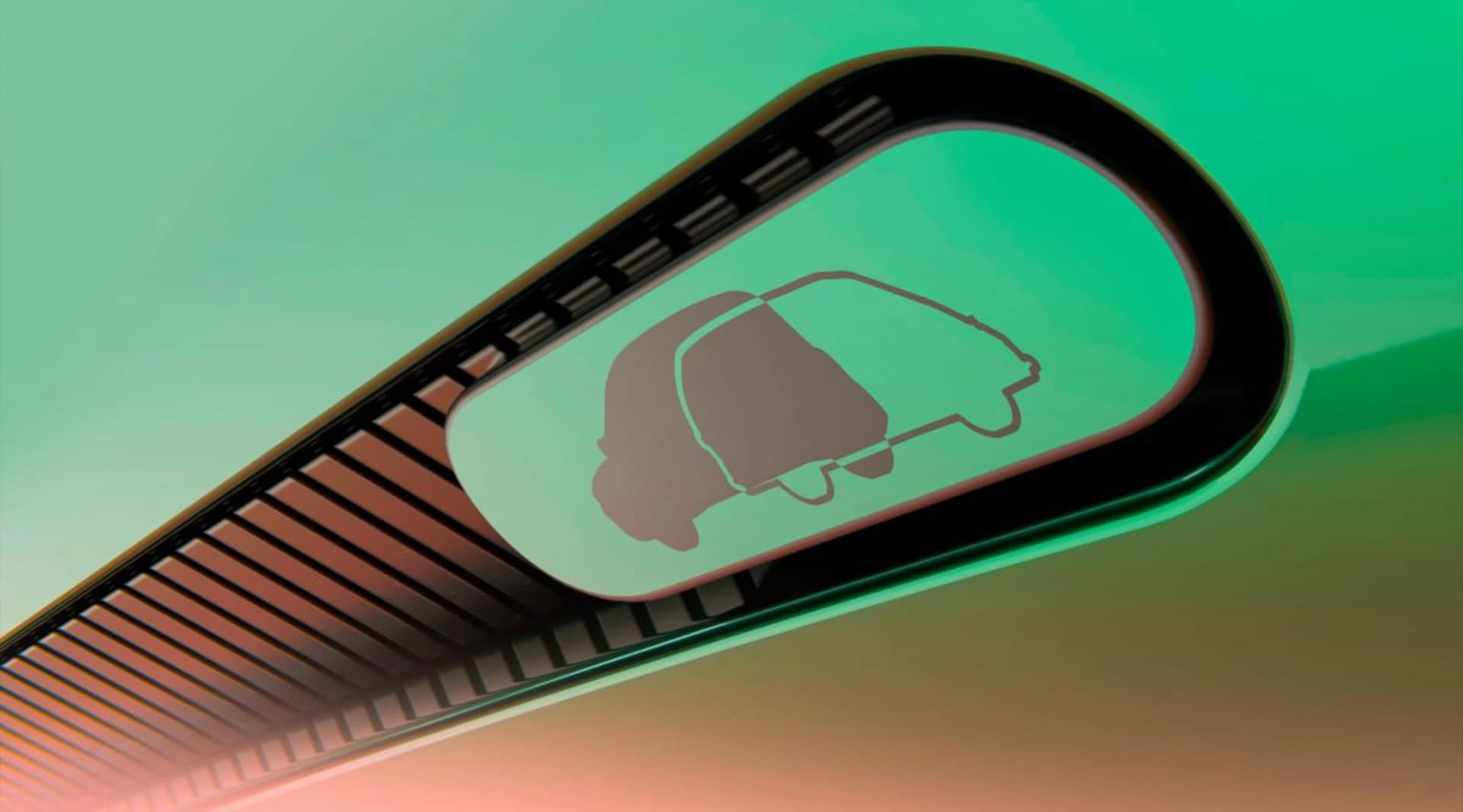 Fiat Multiplay revives the Multipla idea as a pickup that turns SUV