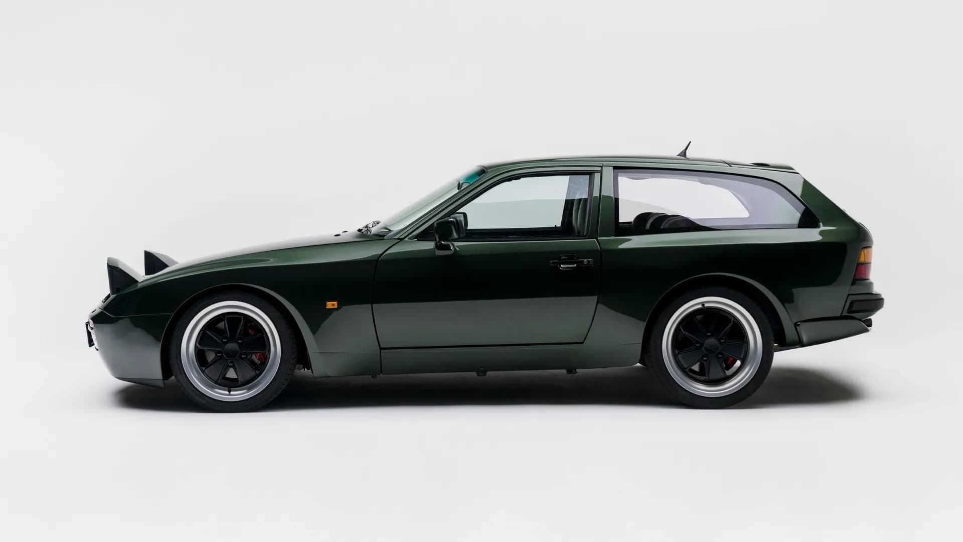 Carpoint's Porsche 944 shooting brake finishes an idea from 1981